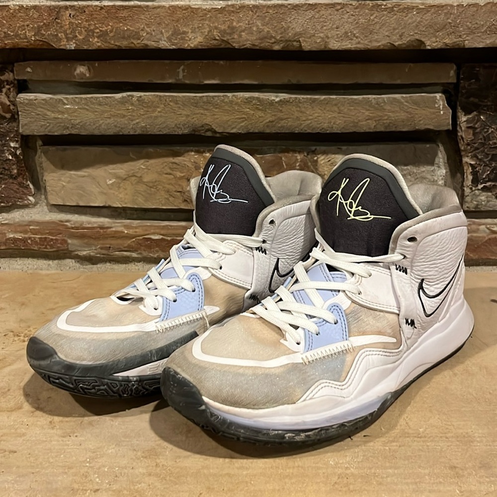 Nike Kyrie Infinity Smoke and Mirrors Basketball Sneaker